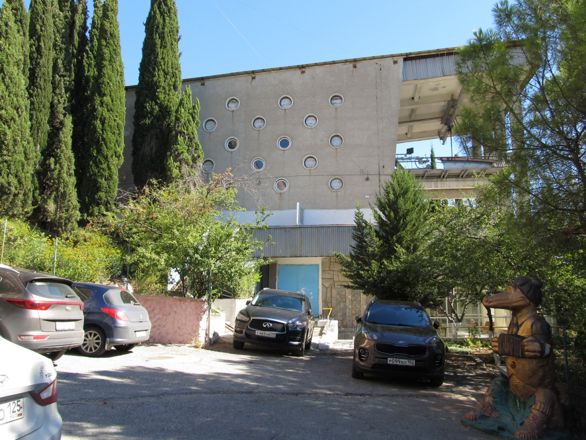 Ялта, пгт Гаспра, Алупкинское шоссе, 52