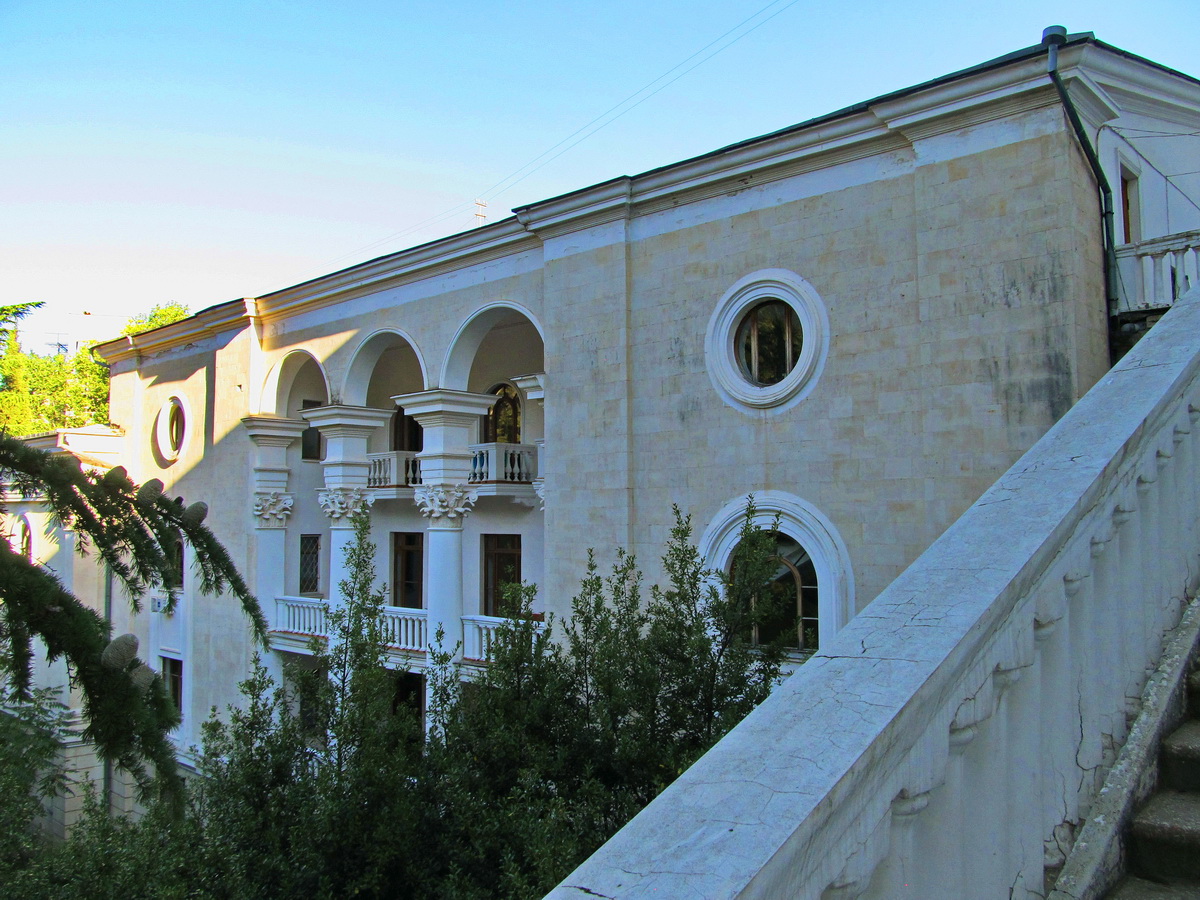 Ялта, пгт Гаспра, Алупкинское шоссе, 15