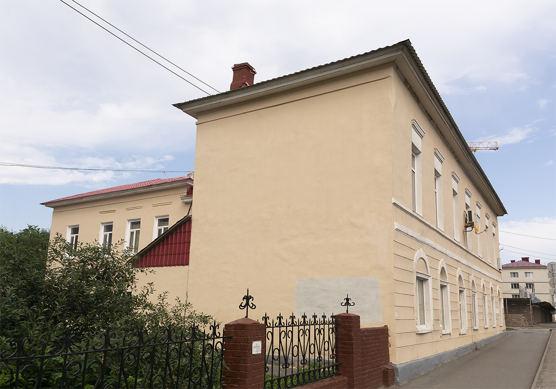 Уфа, Улица Гоголя, 13 / Улица Заки Валиди, 37/1 Уфа, Улица Гоголя, 13 / Улица Заки Валиди, 37/1