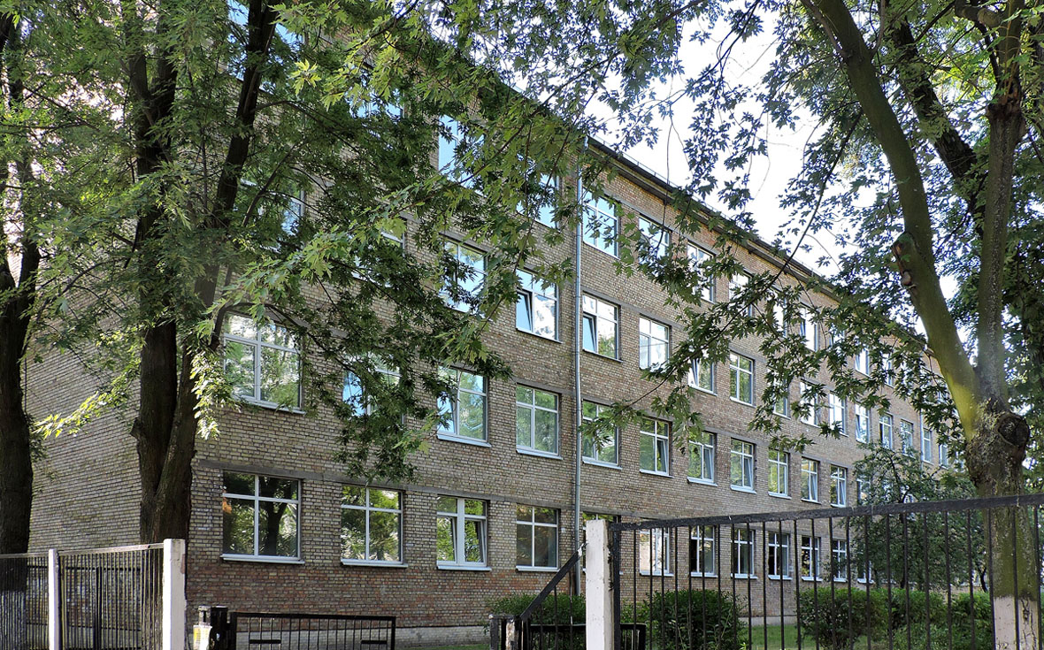 Киев, Горловская улица, 220 корп. 2