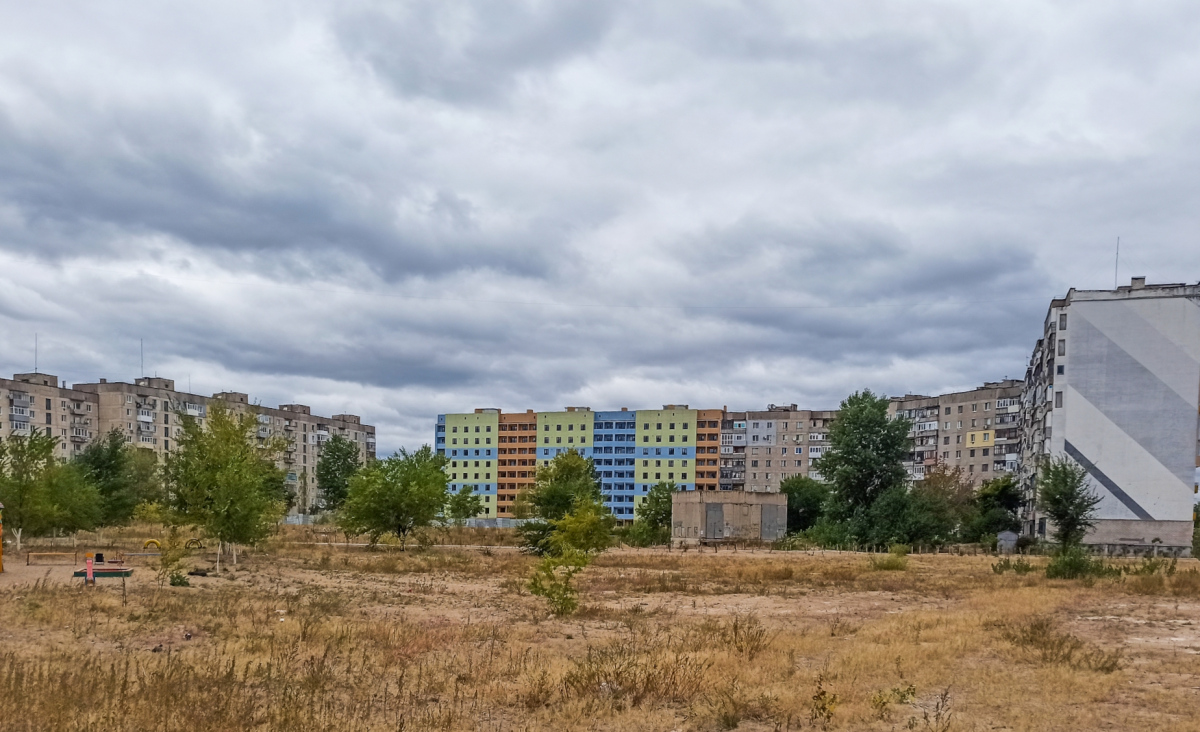 Рубежное, Улица Строителей, 34; Московский проспект, 29 стр. 1; Московский проспект, 29 стр. 2. Монументальное искусство (мозаики, росписи, барельефы, сграфито)