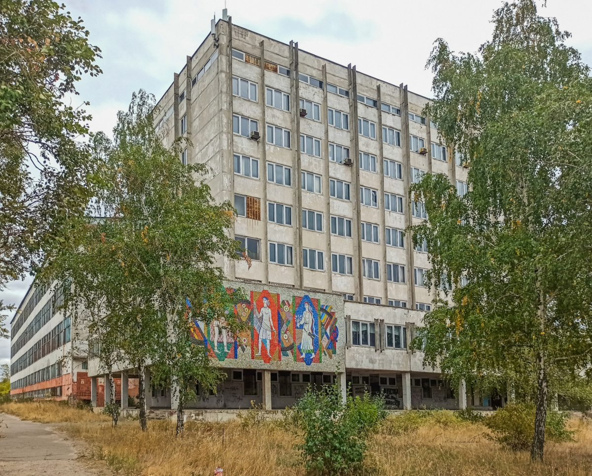 Рубежное, Улица Мира, 40. Монументальное искусство (мозаики, росписи, барельефы, сграфито)