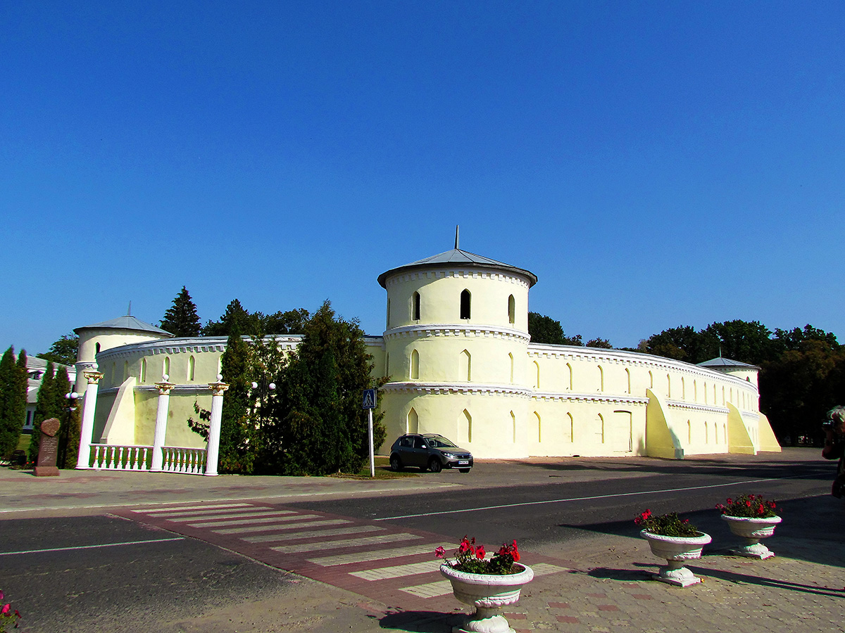 Trostyanets', Улица Мира, 16