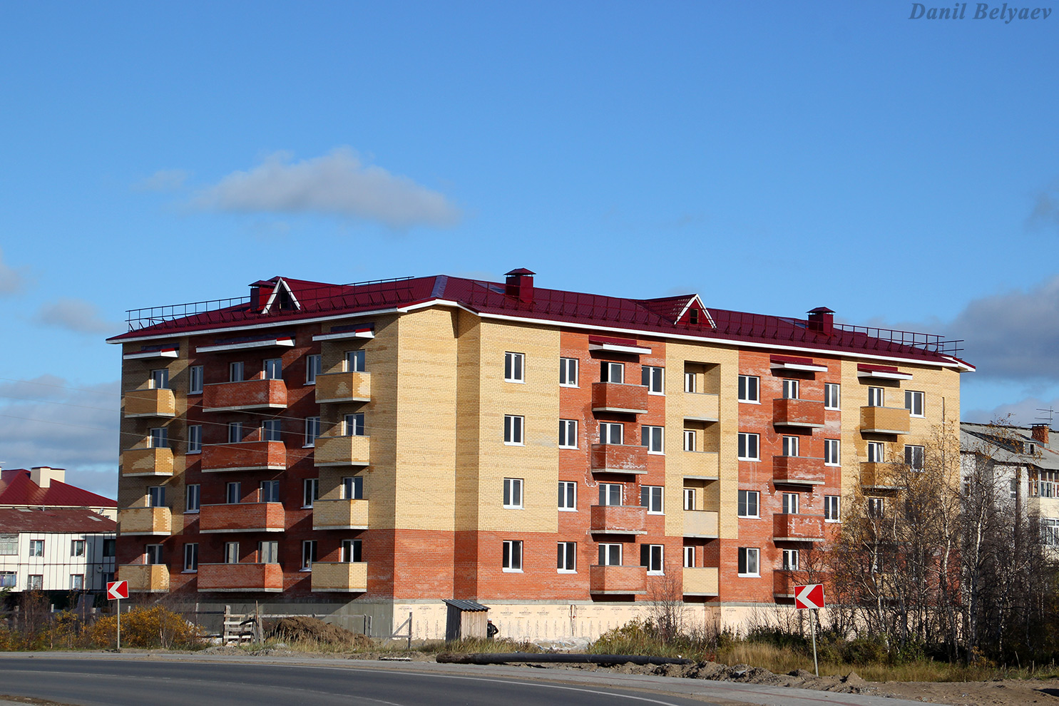 Искателей, Улица Россихина, 6