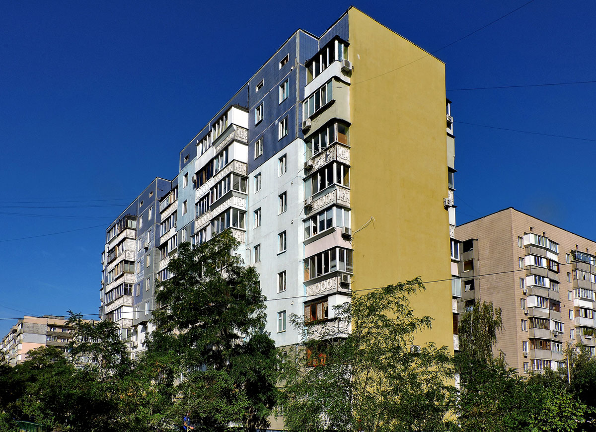 Киев, Армянская улица, 1 / Проспект Николая Бажана, 9К