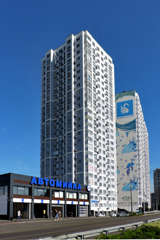 Киев, Проспект Николая Бажана, 1Т; Улица Ревуцкого, 40Г; Улица Ревуцкого, 40В