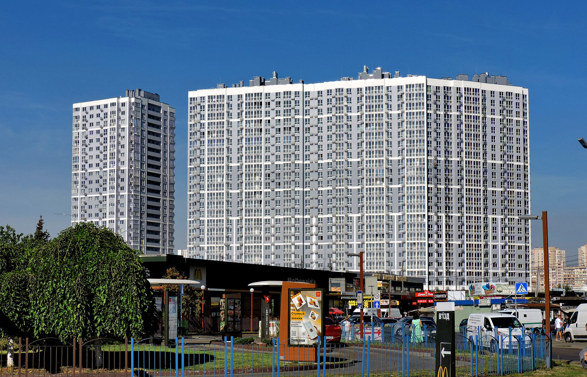 Киев, Улица Ревуцкого, 40Г; Улица Ревуцкого, 40В