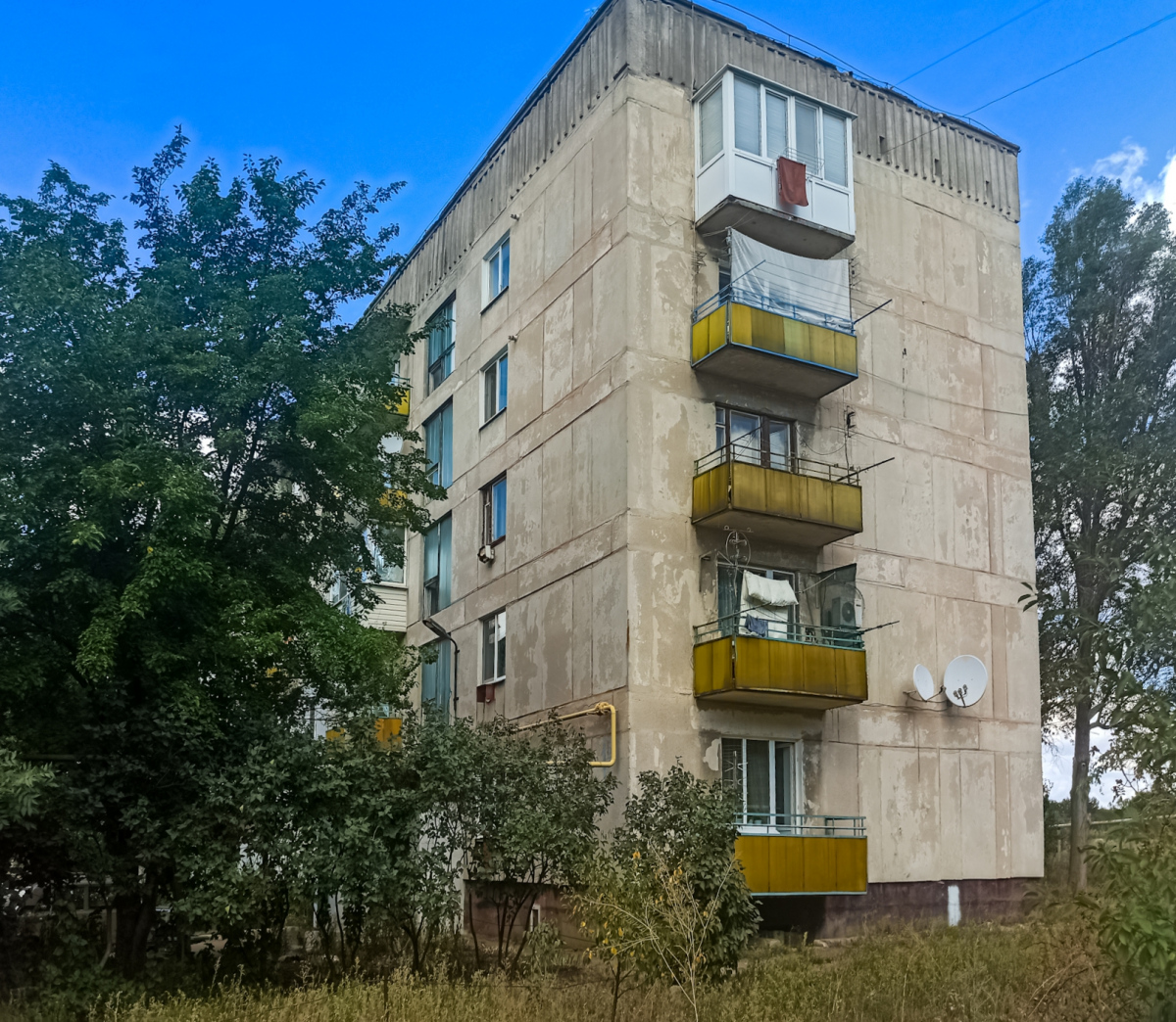 Лисичанск, Приволье, Улица Ломоносова, 1Б