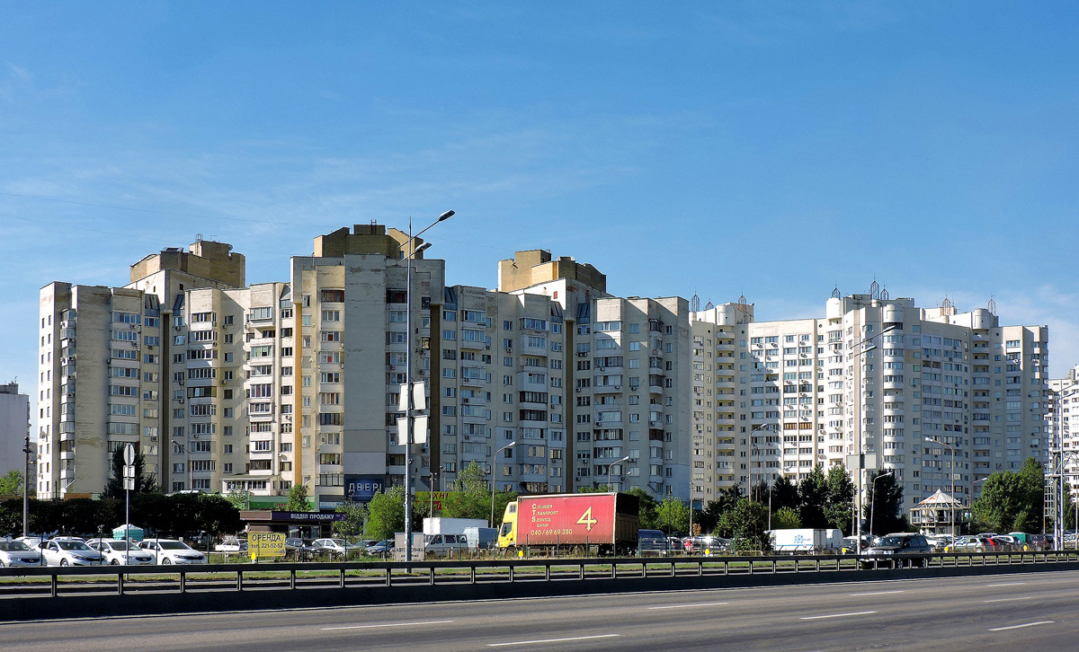 Киев, Проспект Николая Бажана, 30; Проспект Николая Бажана, 26