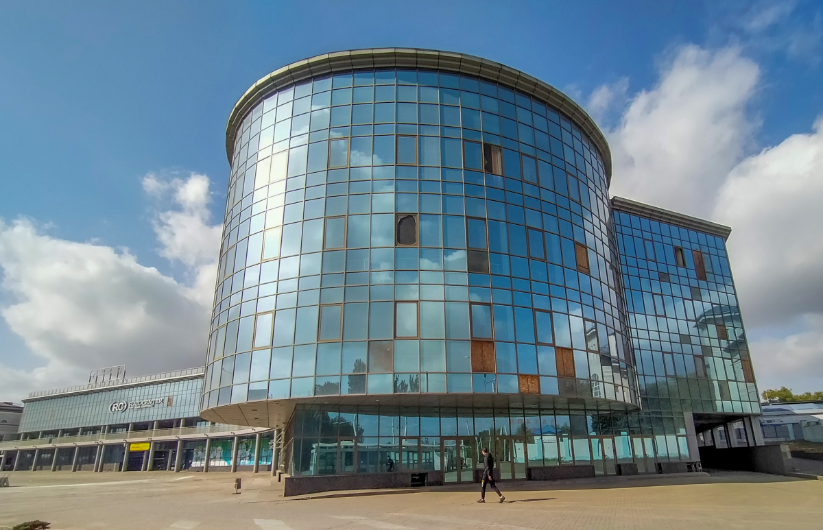 Донецк, Привокзальная площадь, 1 корп. 1 / Сиверская улица, 4а