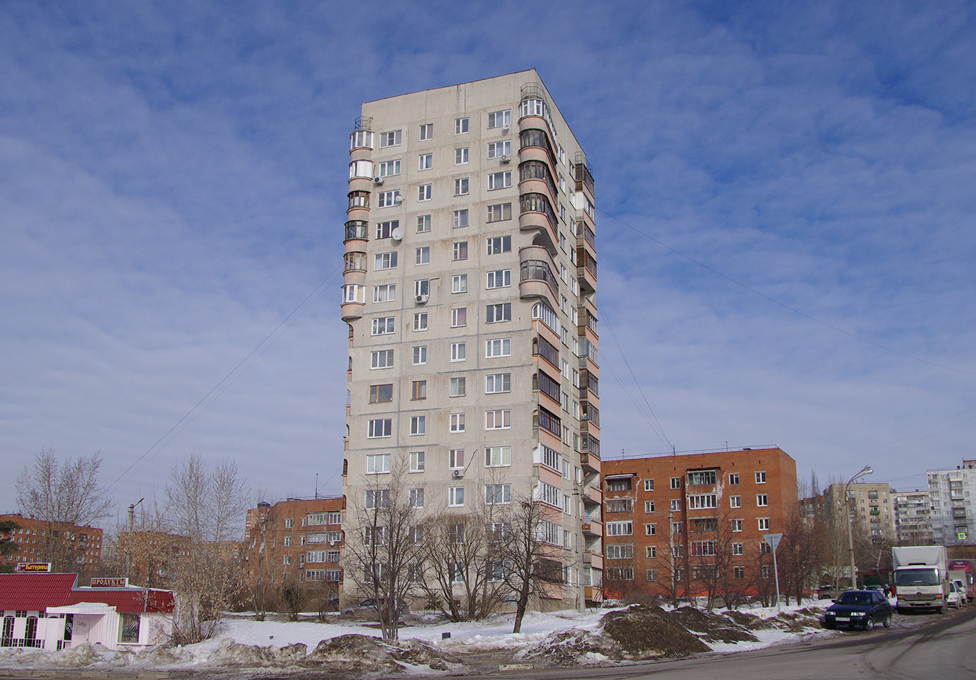 Дзержинский, Дзержинская улица, 27