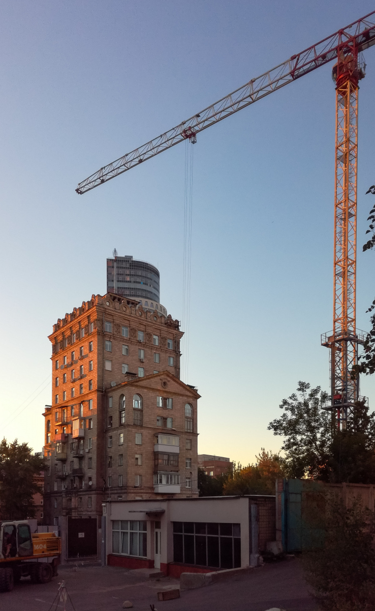 Киев, Кловский спуск, 19; Кловский спуск, 17