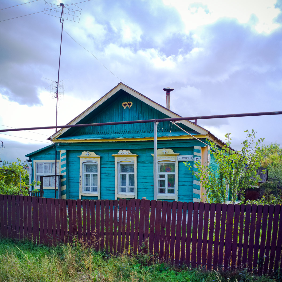 Bezenchuk, Восточная улица, 43 / Улица Пугачёва, 2