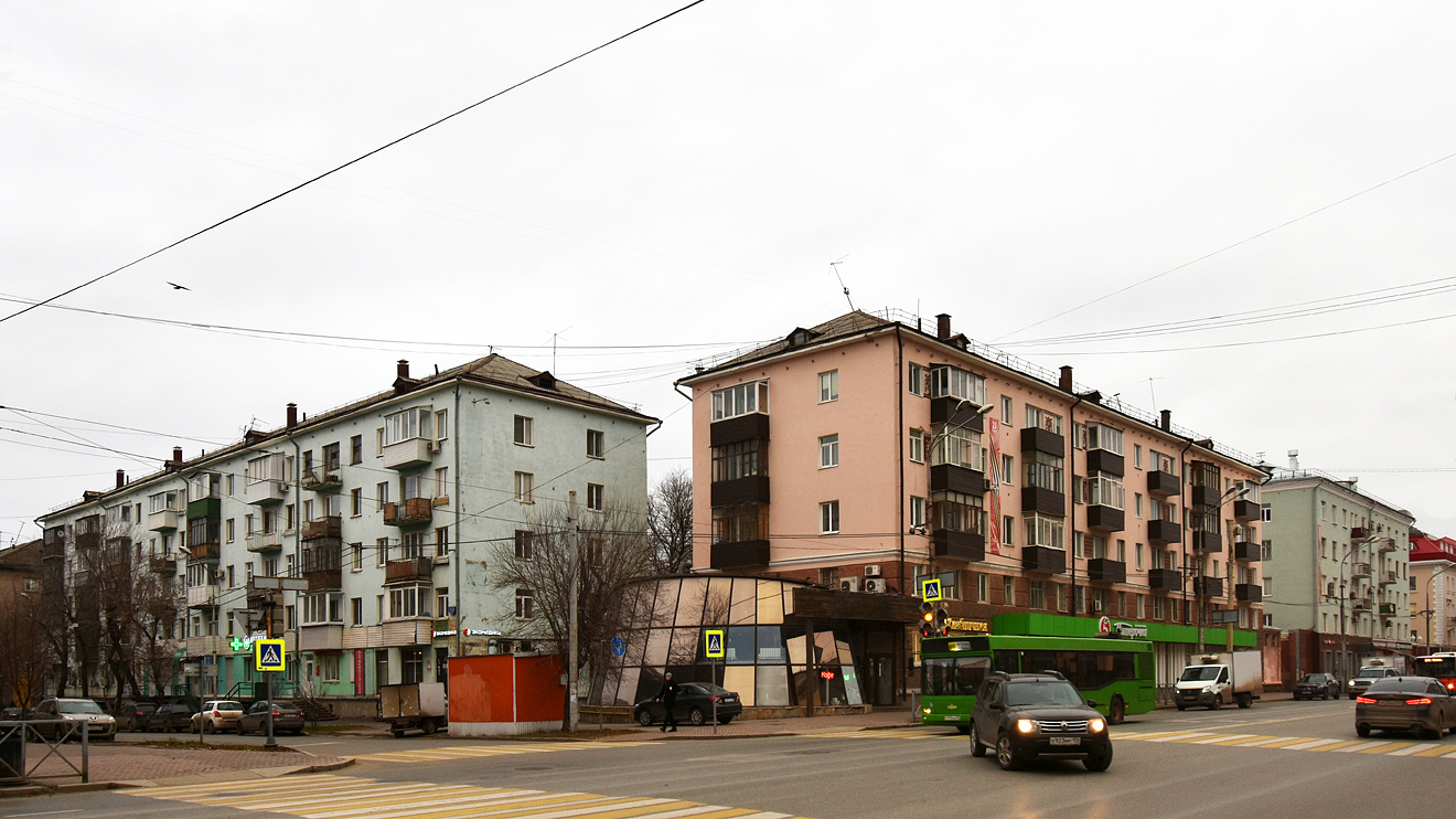 Пермь, Улица Хохрякова, 25; Улица Ленина, 81; Улица Ленина, 79