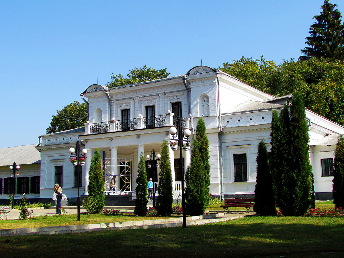 Тростянец, Улица Мира, 18
