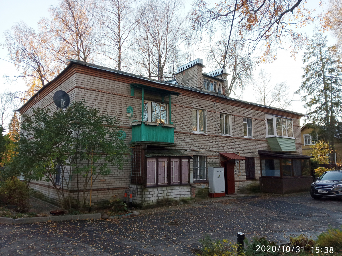 Зеленагорск, Комендантская улица, 1
