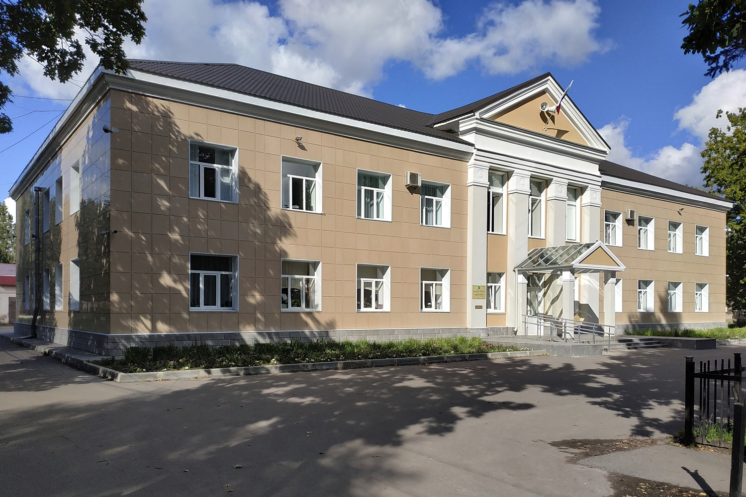Волосово, Площадь Советов, 3А