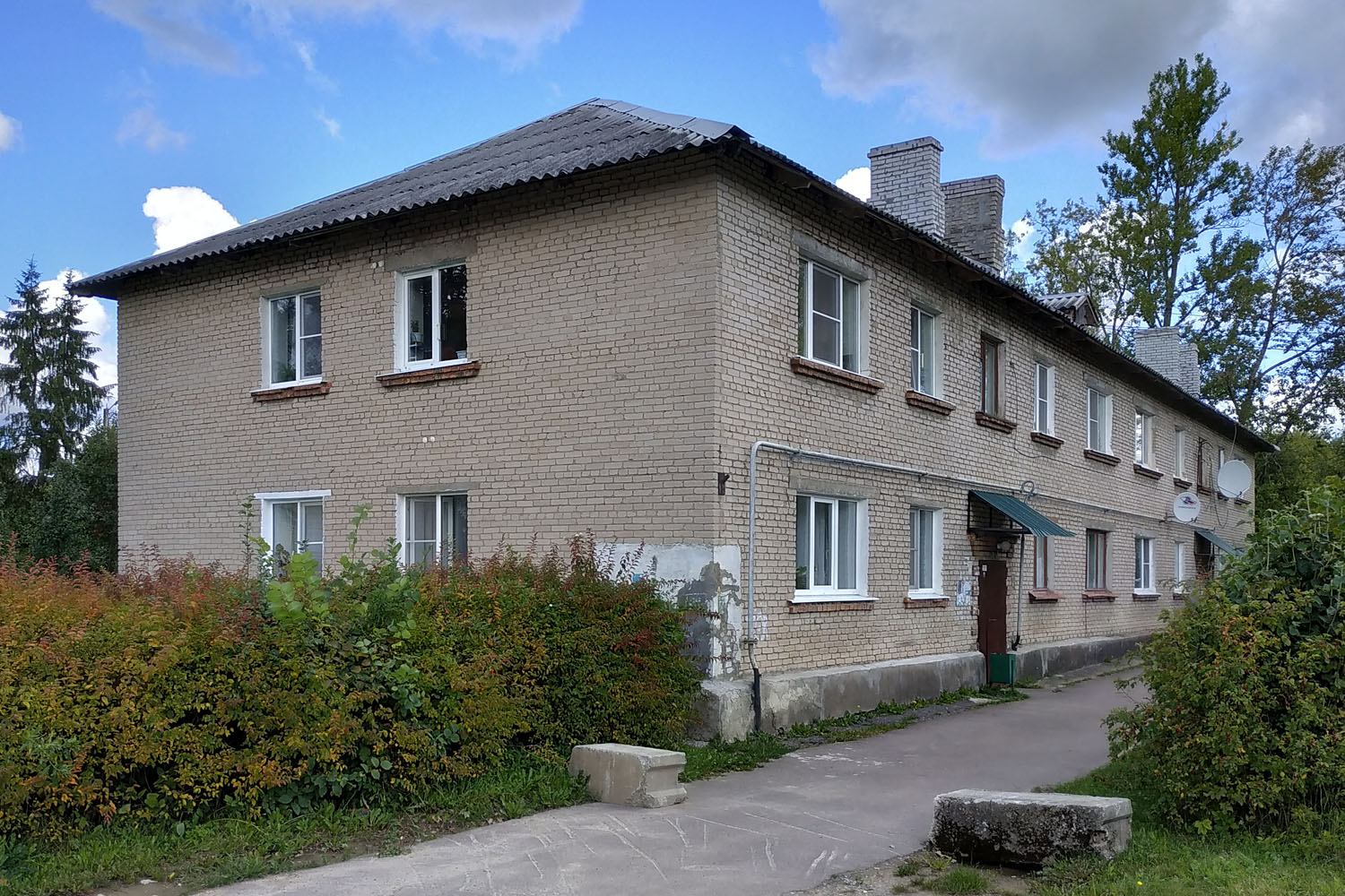 Волосово, Площадь Советов, 5