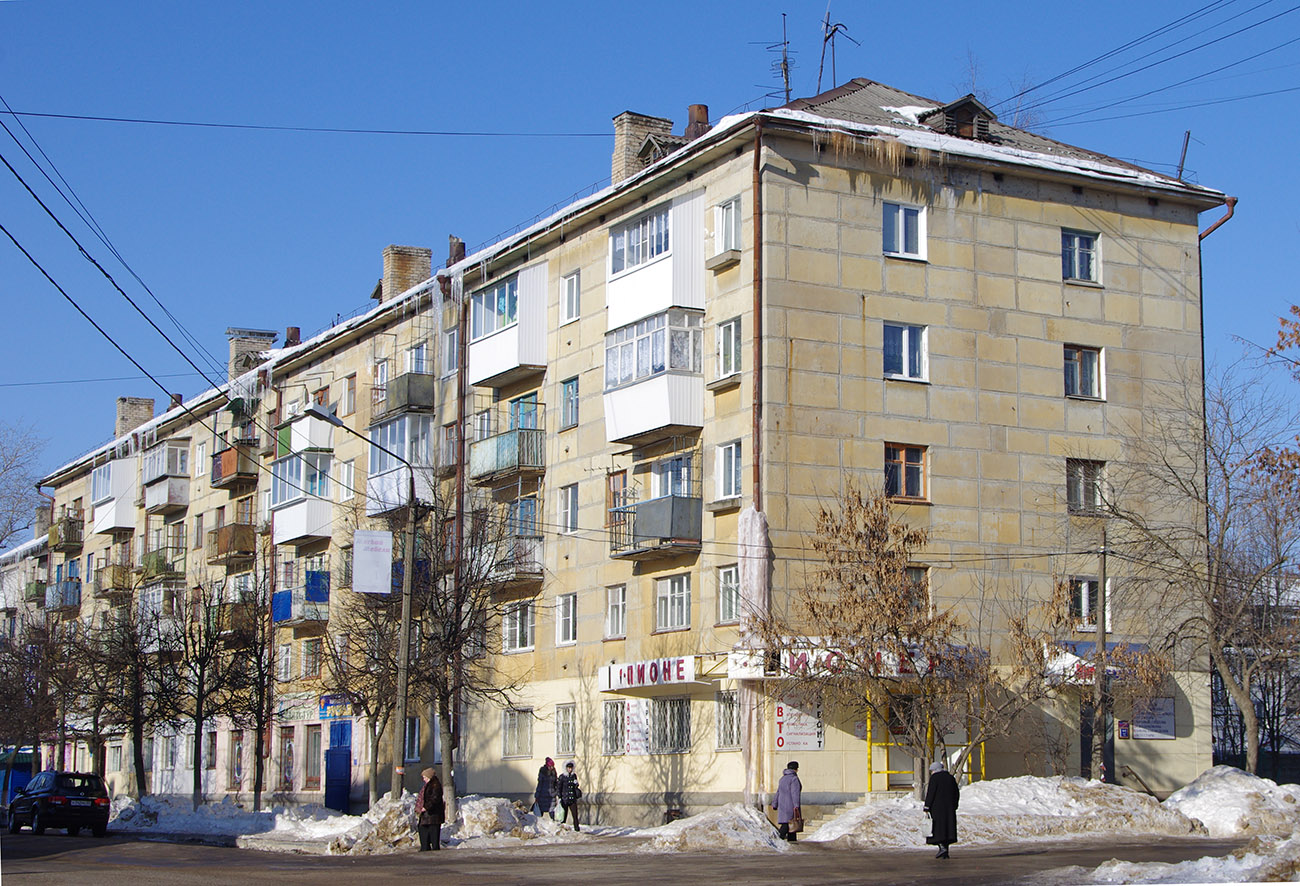 Ржев, Улица Бехтерева, 83 / Улица Кирова, 1