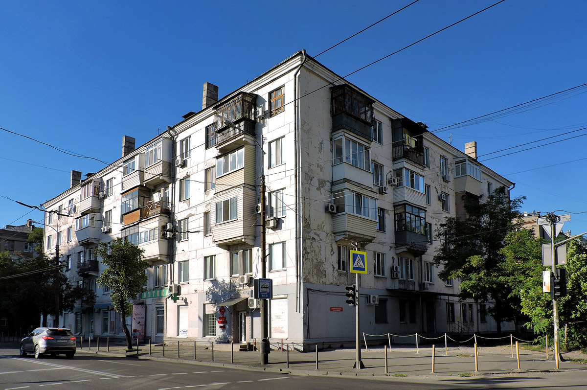 Dnipro, Мануйловский проспект, 7