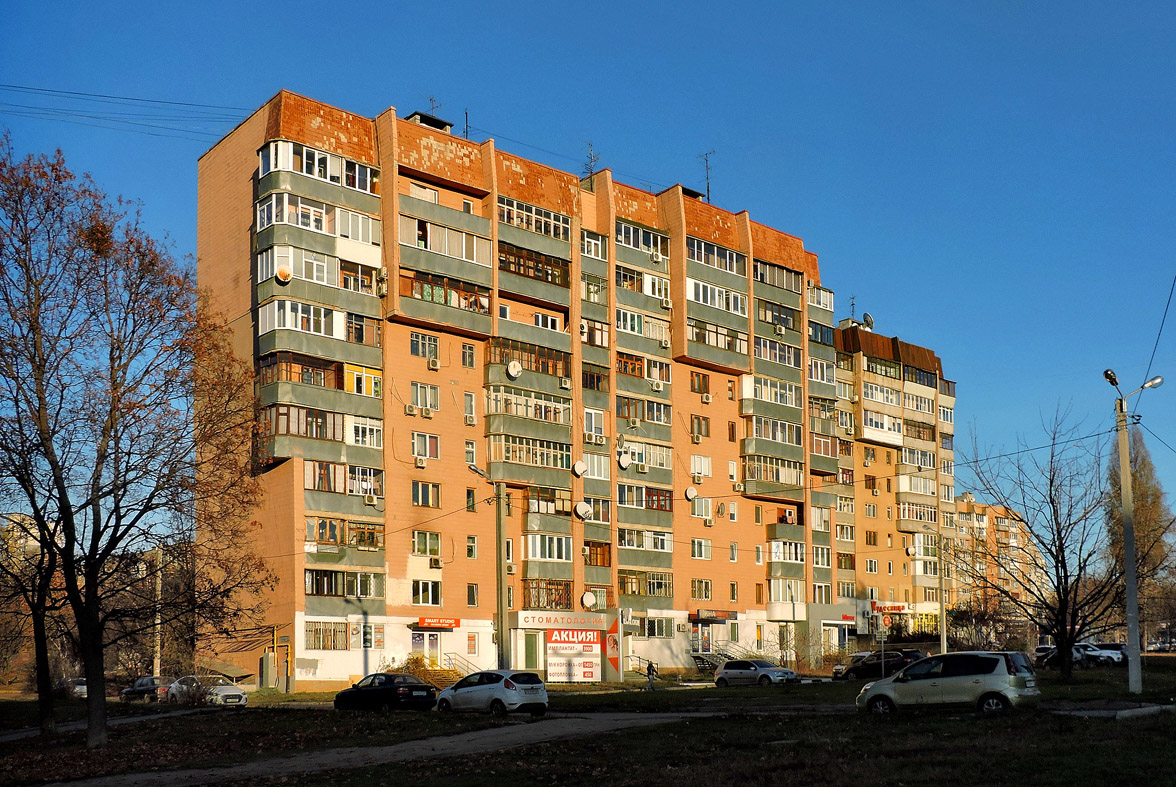 Kharkov, Улица Героев Труда, 25 / Улица Гвардейцев-Широнинцев, 71