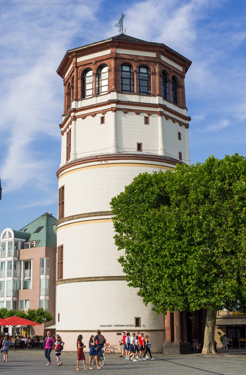 Дюссельдорф, Burgplatz, 30