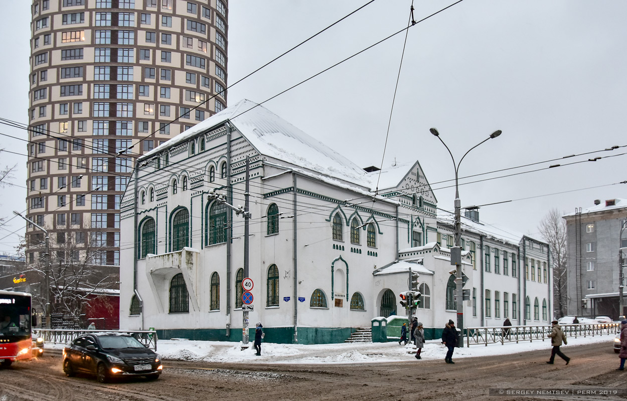 Пермь, Комсомольский проспект, 42