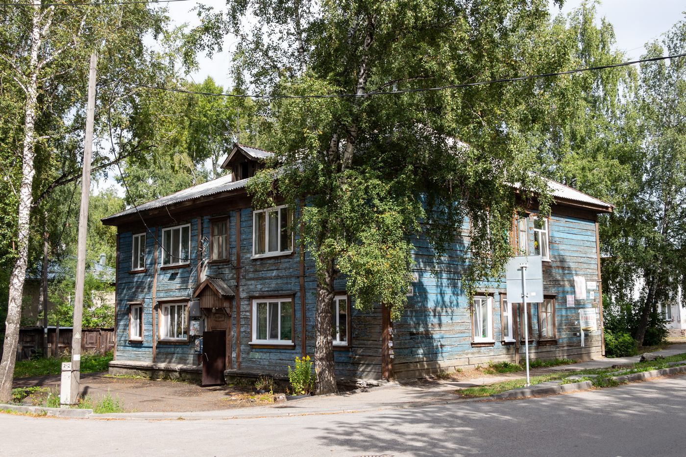 Томск, Улица Льва Толстого, 63 / Алтайская улица, 108