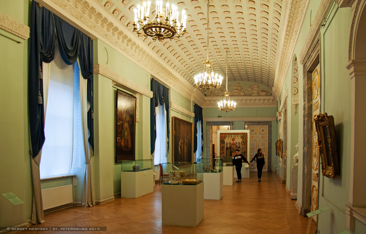 Санкт-Пецярбург, Садовая улица, 2