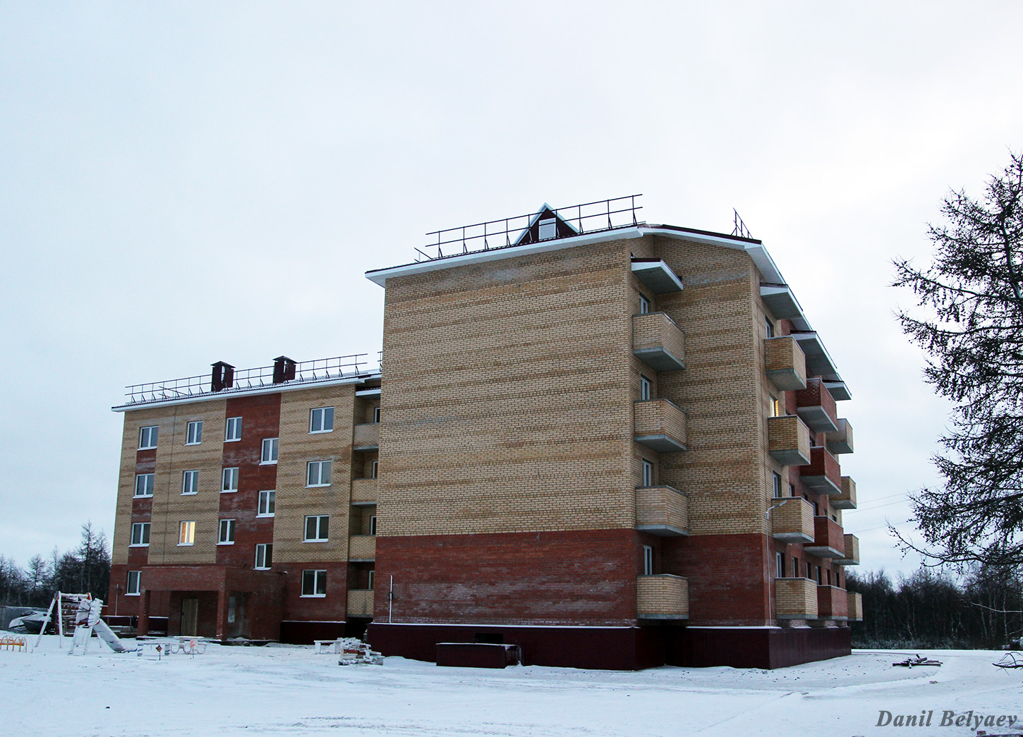 Искателей, Улица Россихина, 6