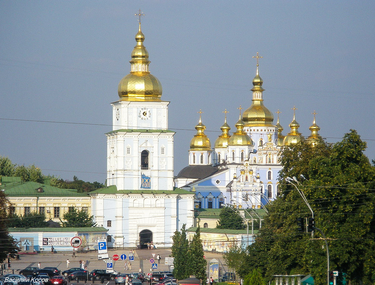 Киев, Трёхсвятительская улица, 6