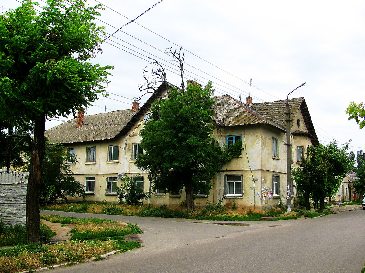 Очаков, Старокрепостная улица, 15 / Спасская улица, 11