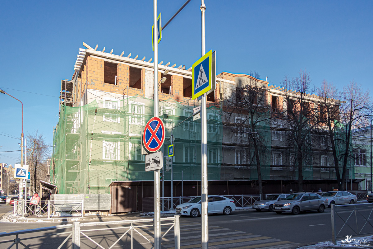 Казань, Улица Бутлерова, 39 / Улица Маяковского, 18