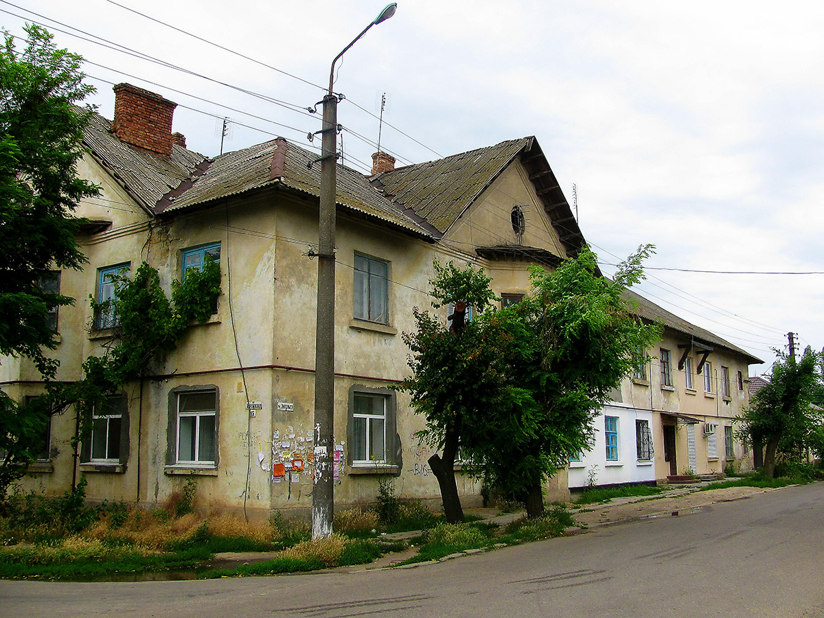 Очаков, Старокрепостная улица, 15 / Спасская улица, 11