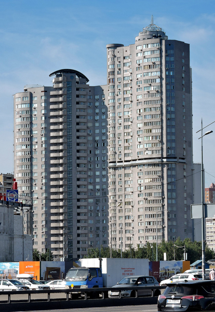 Киев, Улица Александра Мишуги, 12; Улица Александра Мишуги, 8