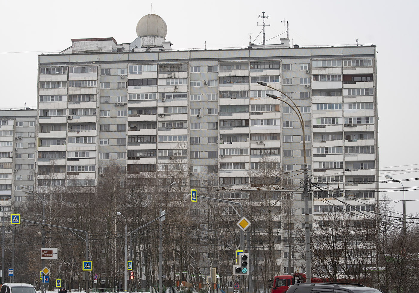 Москва, Мосфильмовская улица, 74
