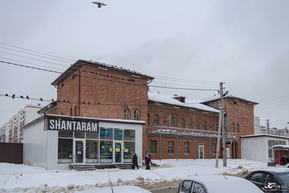 Казань, Улица Максимова, 47 / Улица Челюскина, 34