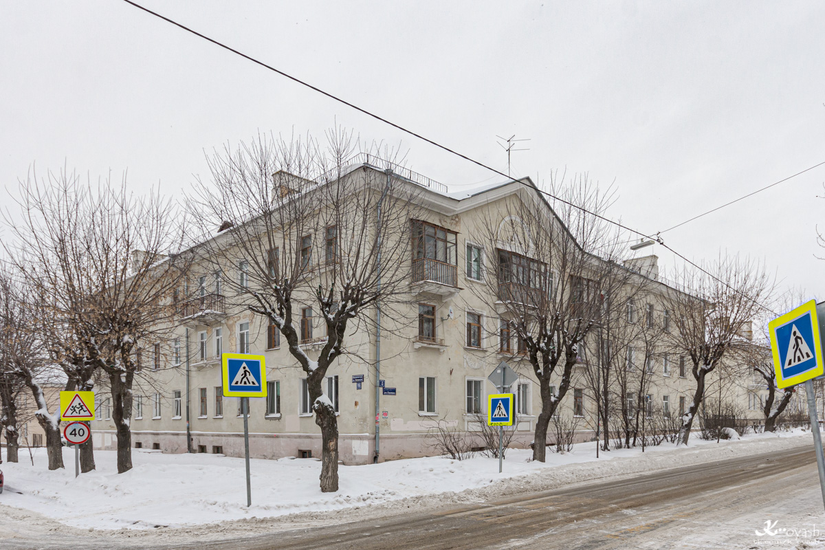 Казань, Улица Правды, 8 / Начальная улица, 19