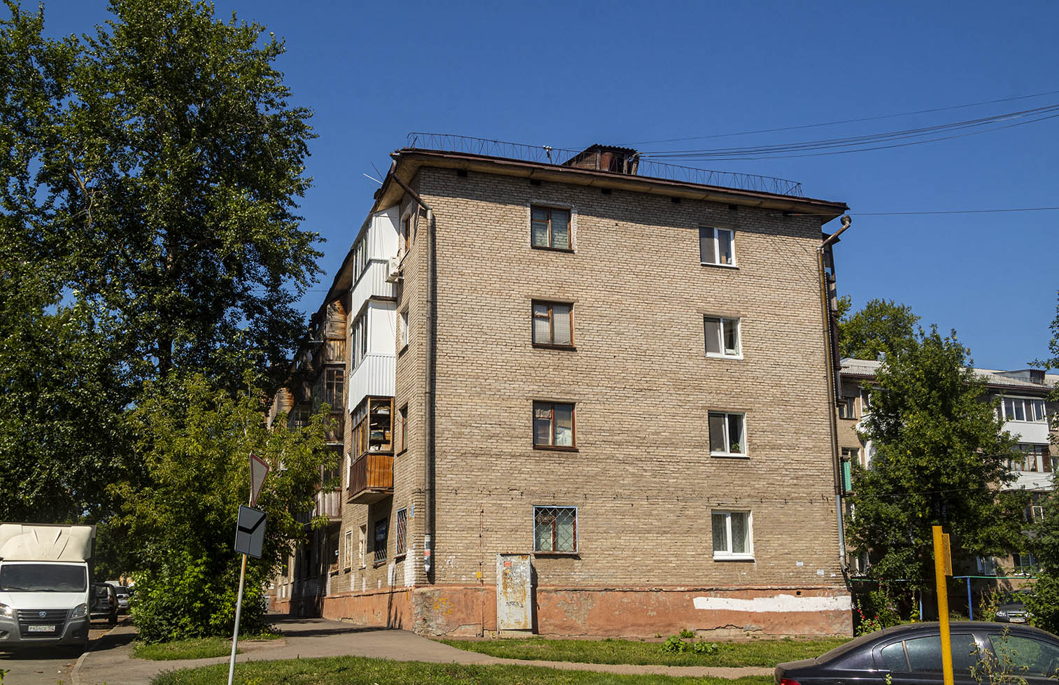 Ufa, Улица Калинина, 77