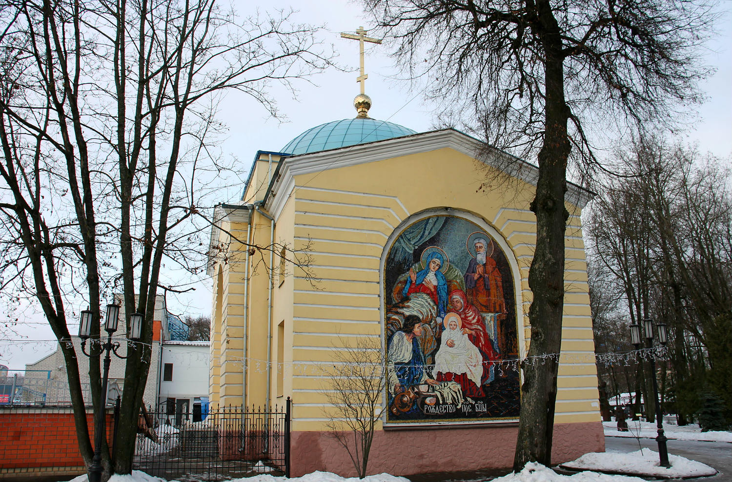 Брянск, Бульвар Гагарина, 30А. Монументальное искусство (мозаики, росписи, барельефы, сграфито)