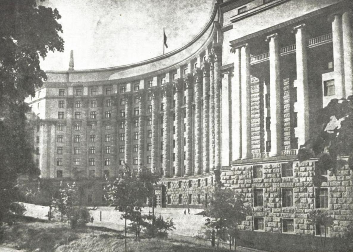 Киев, Улица Михаила Грушевского, 12 / Садовая улица, 2