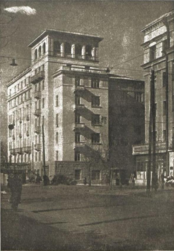 Киев, Улица Богдана Хмельницкого, 68 / Улица Михаила Коцюбинского, 4