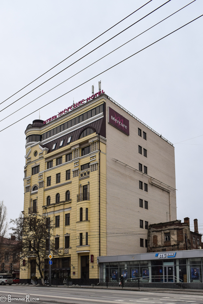 Ростов-на-Дону, Ворошиловский проспект, 35​ / Улица Серафимовича, 107