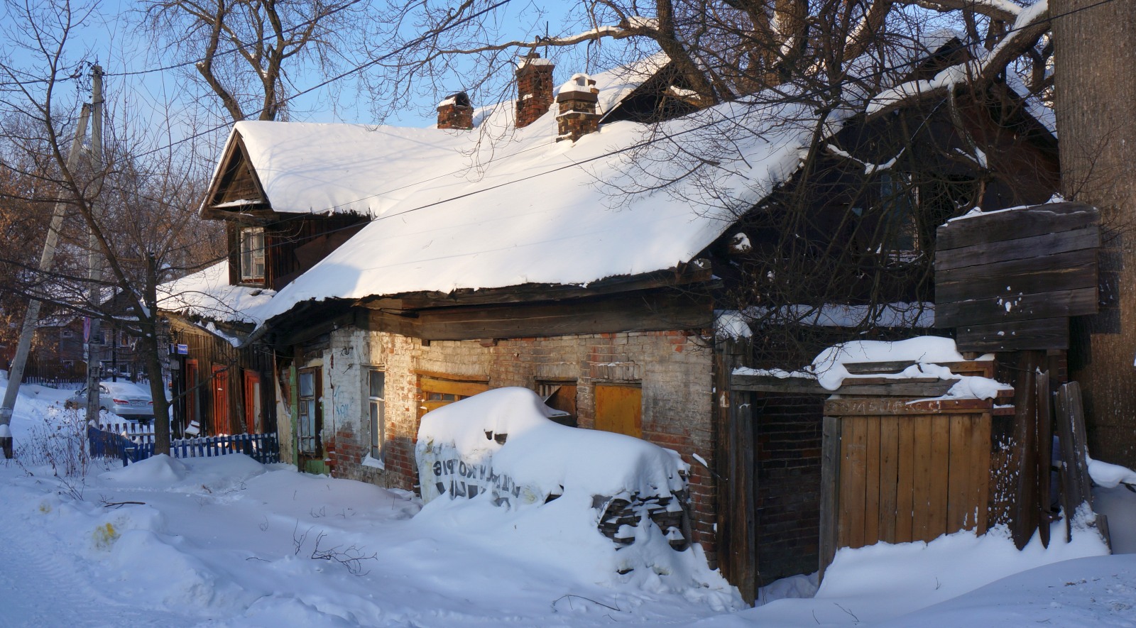 Пермь, Парковая улица, 4 / 1-я Разгуляйская улица, 1