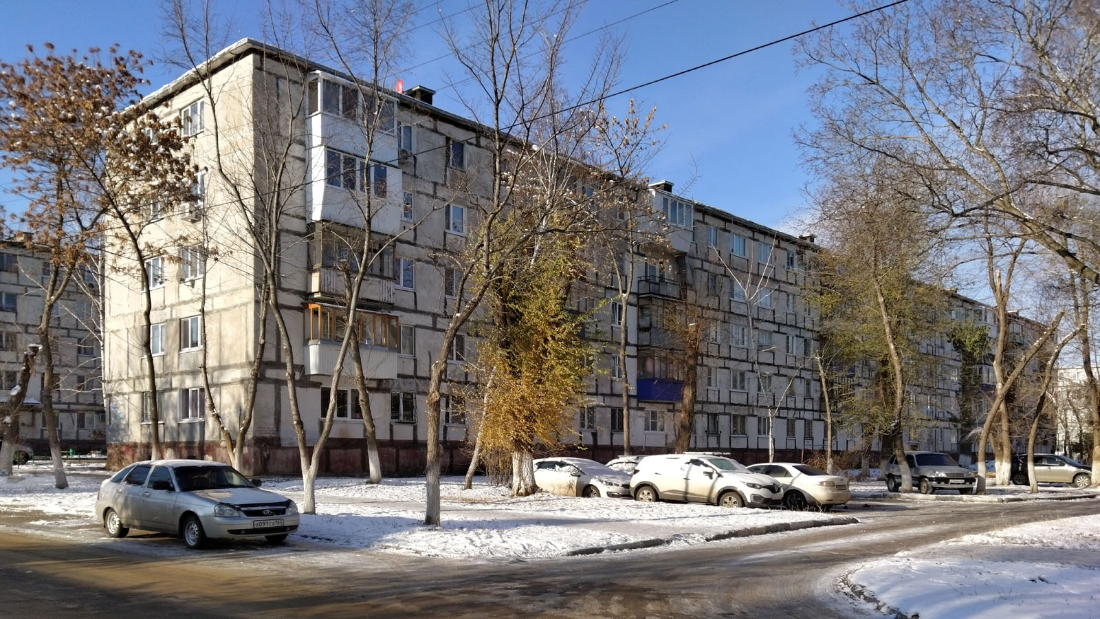 Novokuybyshevsk, Улица Будённого, 4