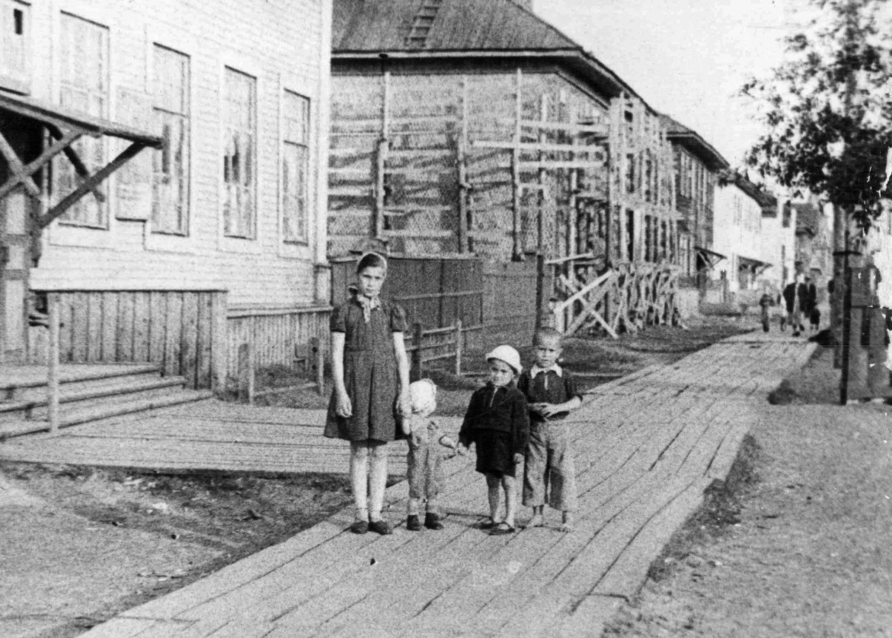 Нарьян-Мар, Улица Смидовича, 11; Улица Смидовича, 13