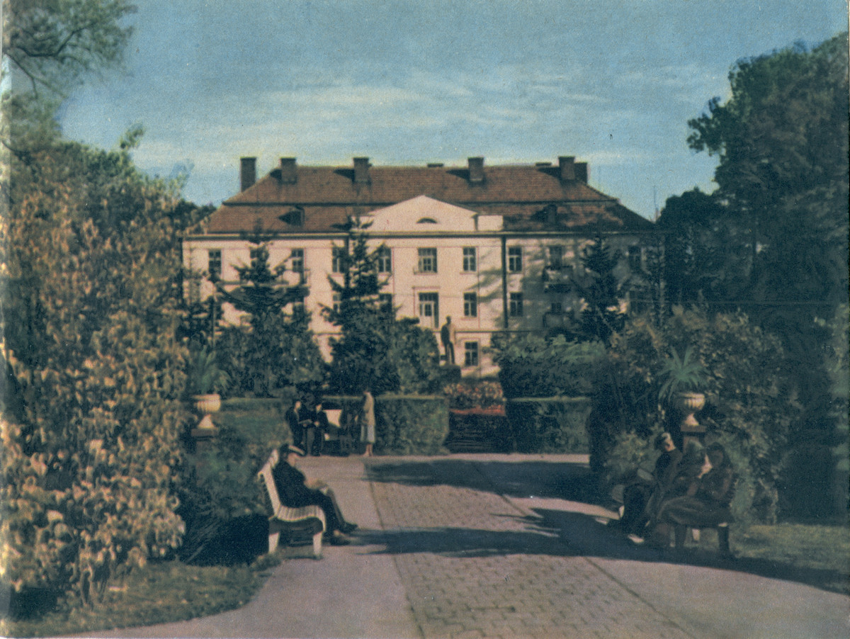 Velyky Lyubin, Львовская улица, 16