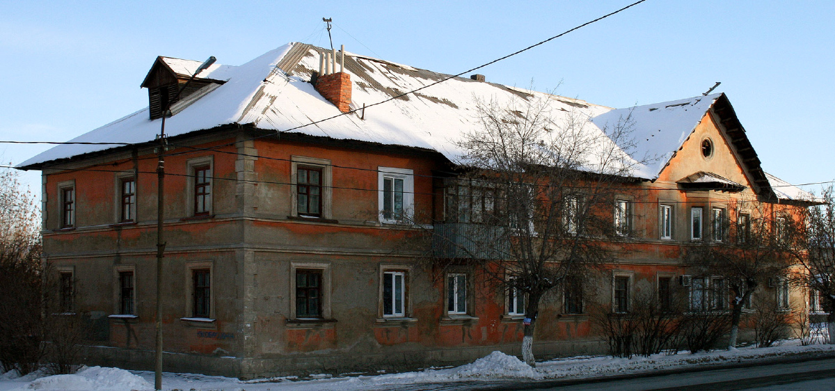 Орск, Новосибирская улица, 44 / Московская улица, 40
