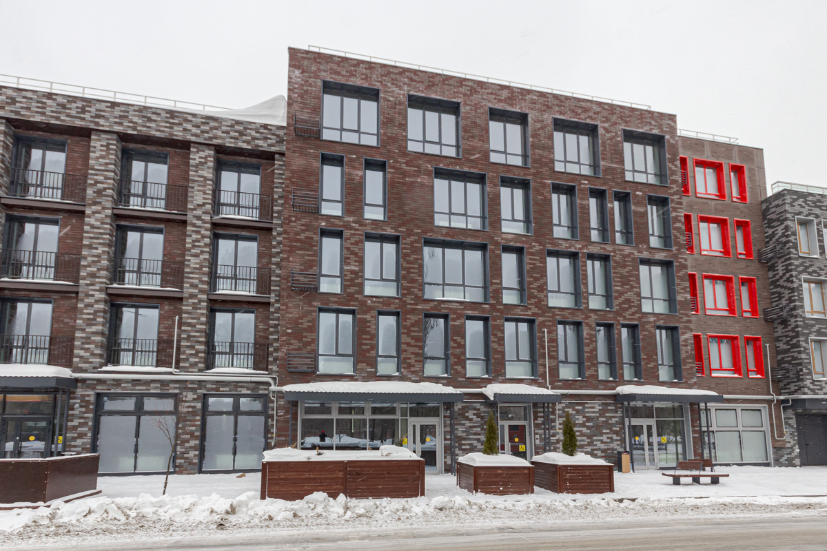 Казань, Улица Николая Столбова, 1 / Улица Галиаскара Камала, 3