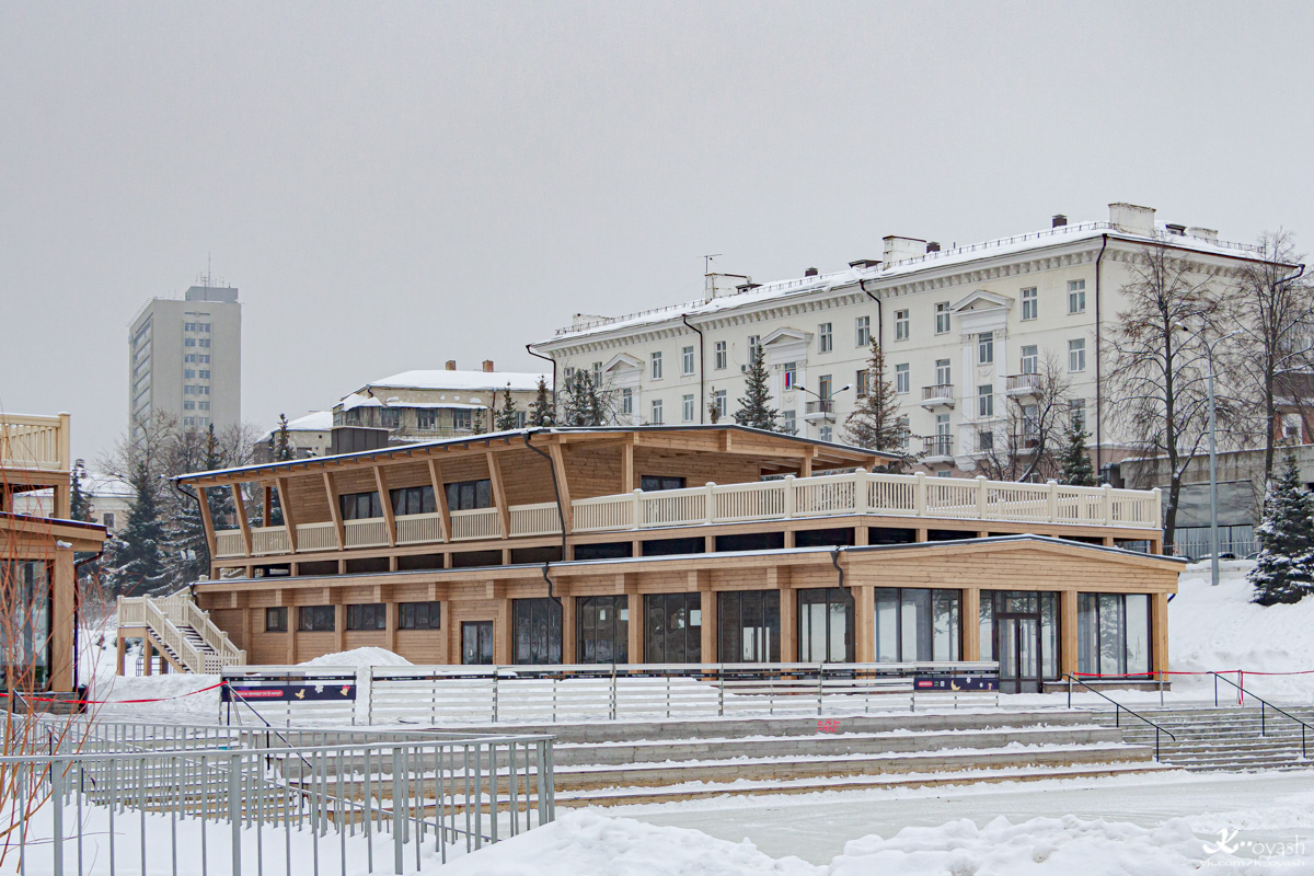 Casáin, Улица Дзержинского, на территории городского сада «Черное озеро» корп. 1